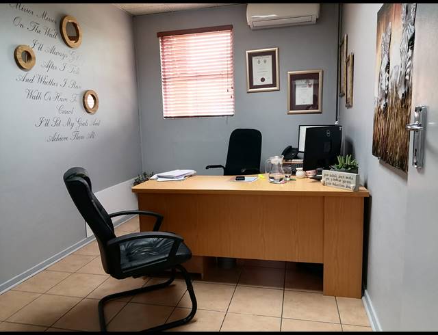 436M² OFFICE FOR SALE IN RUSTENBURG CENTRAL